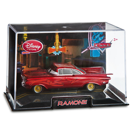 File:Disney Store Acrylic Ramone 3698-BU box.jpg