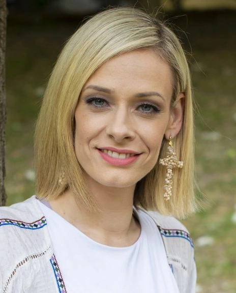 File:Mariann Peller.png