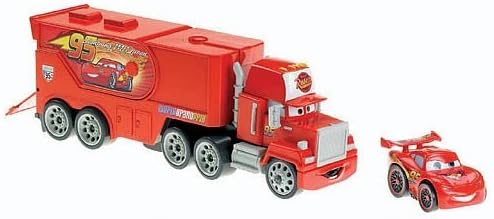 File:Imaginext Mack Hauler & Lightning McQueen.jpg