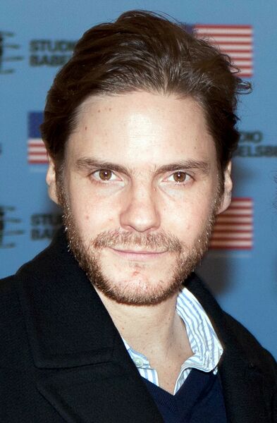 File:Daniel Brühl February 2015.jpg