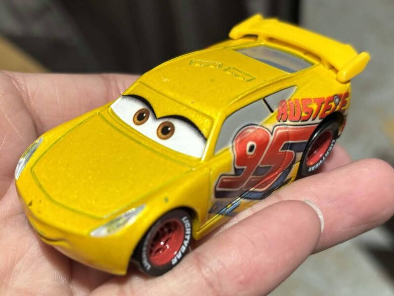 File:Rusteze Cruz Ramirez Vietnam diecast.jpg