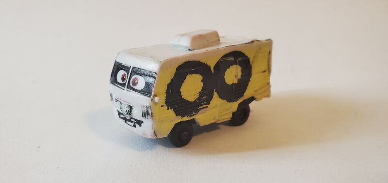 File:MyBusyBooksArvyFigurine.jpg