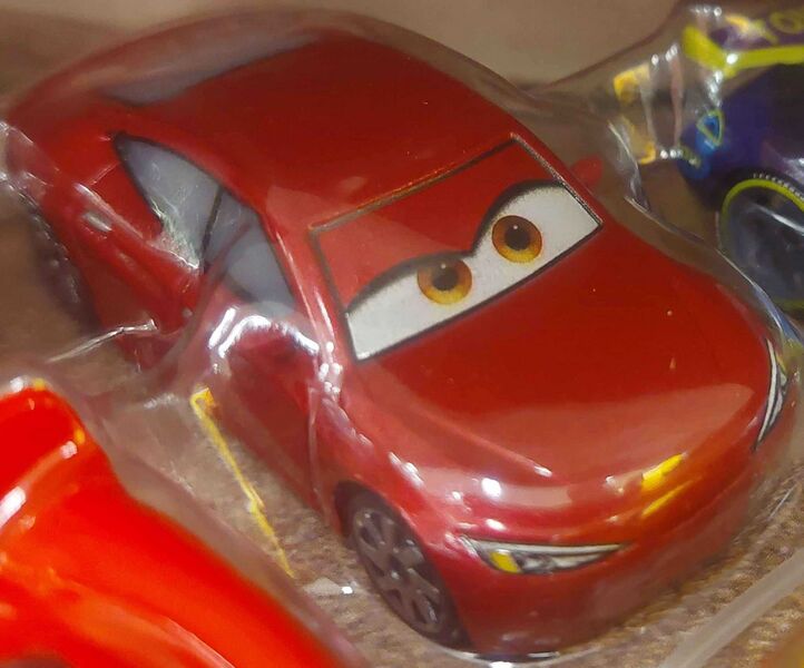 File:Natalie Certain China diecast V2.jpg