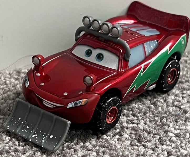 File:Snowplow Lightning McQueen Vietnam diecast.jpg